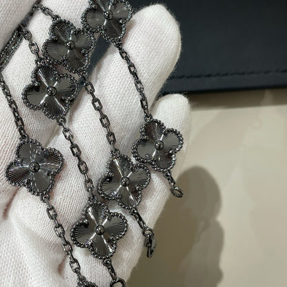 [Angela Jewellery] Schwarzes Kleeblatt-Armband mit 5 Motiven 