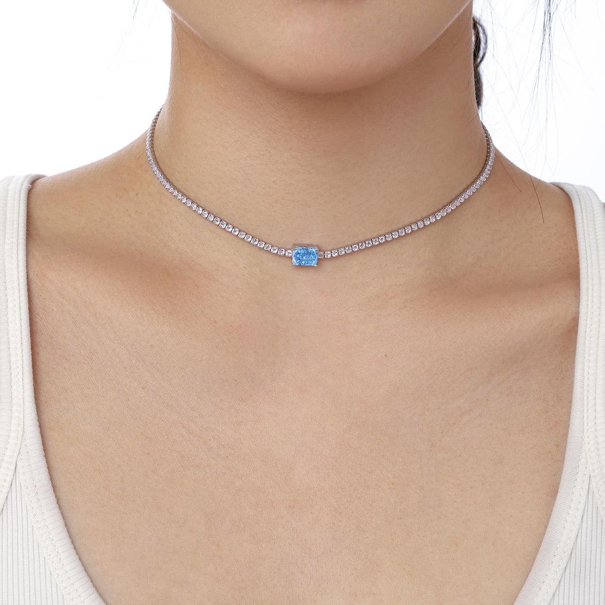 Angela Jewelry]2.0 carat Ornate Emerald Cut Necklace
