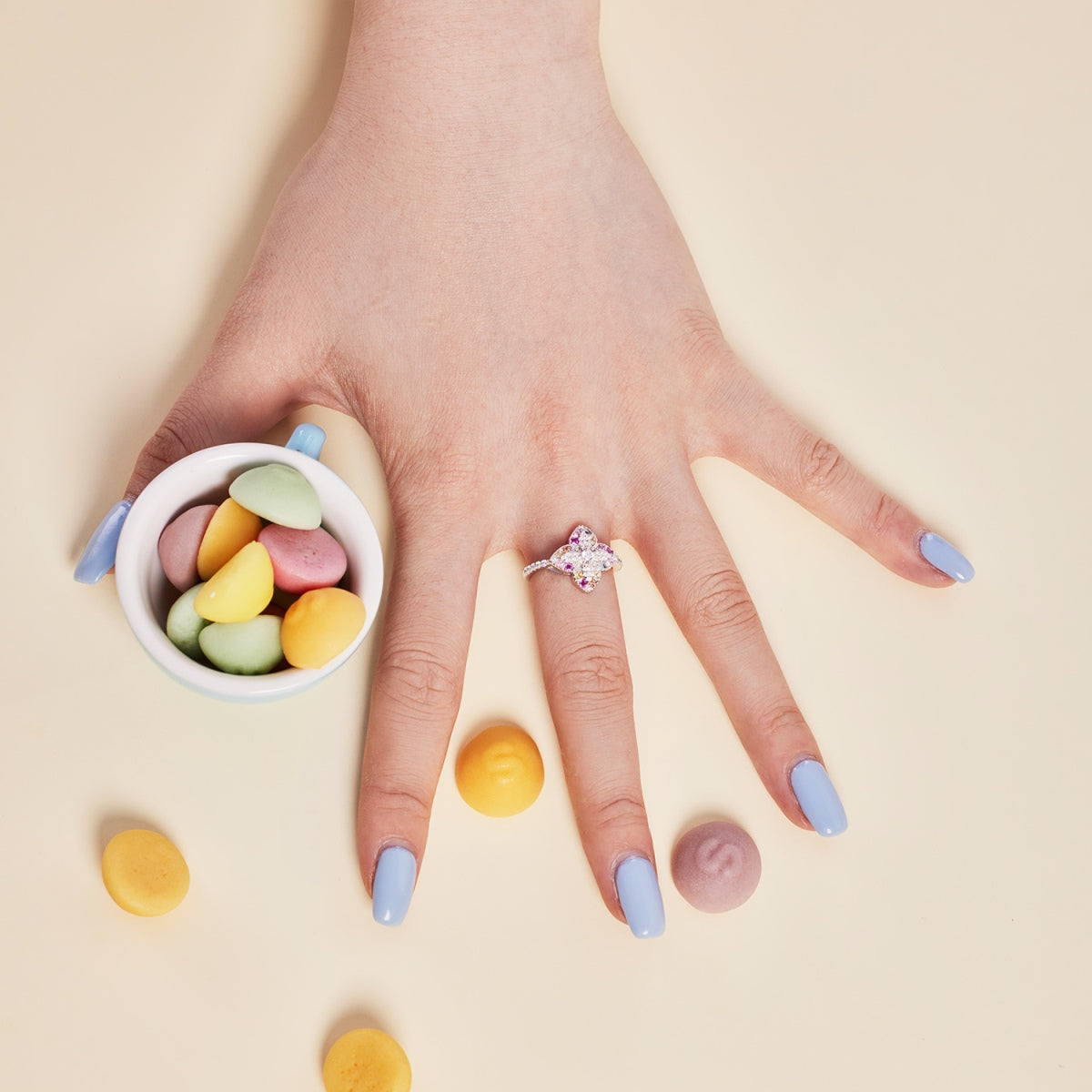 Angela Jewelry]Luxuriöser Bankettring in bunter Blumenform