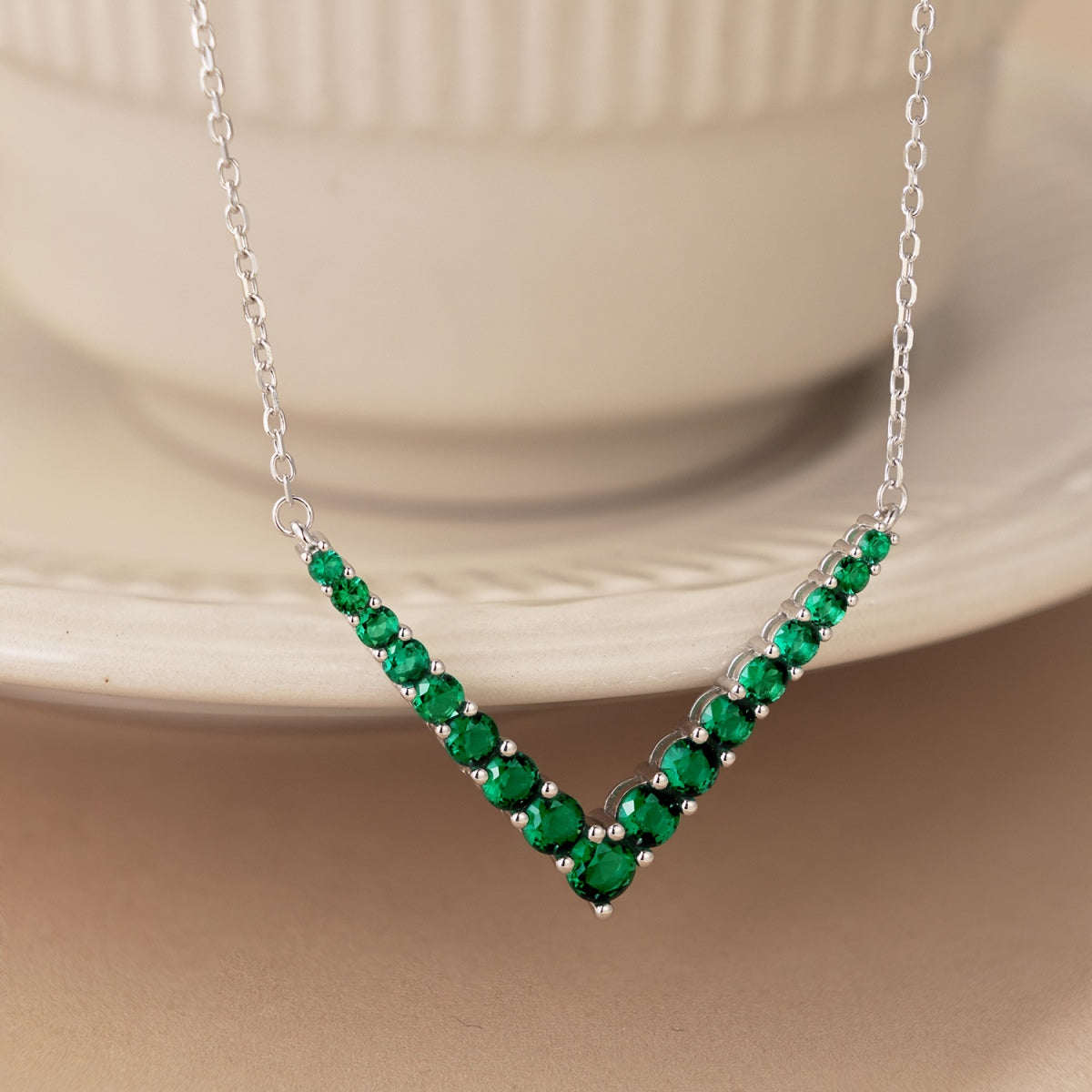 Angela Jewelry]Verzierte Halskette mit rundem Schliff