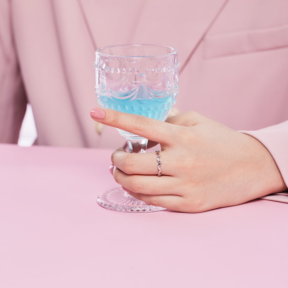 アンジェラジュエリー]華やかなラウンドカットのデイリーリング