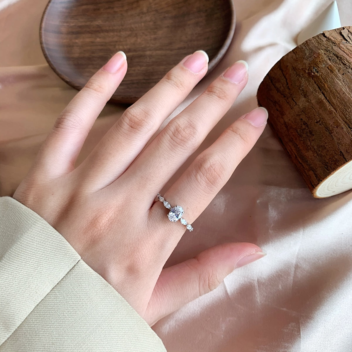 Angela Jewelry]0,75 Karat luxuriöser, lebendiger, länglicher Kissenschliff-Tagesring