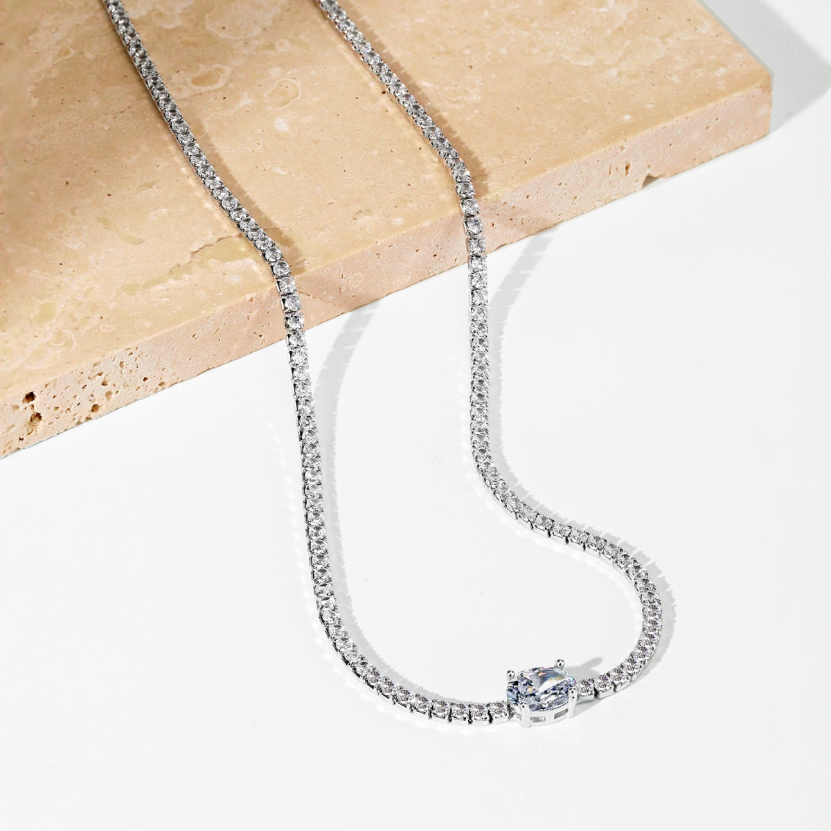 Angela Jewelry]1,0 Karat glänzende Halskette im Ovalschliff