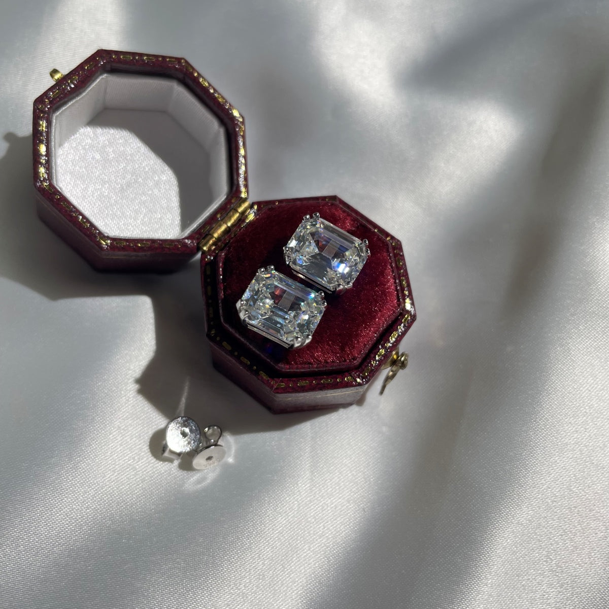 Angela Jewelry]Schillernde quadratische Ohrringe