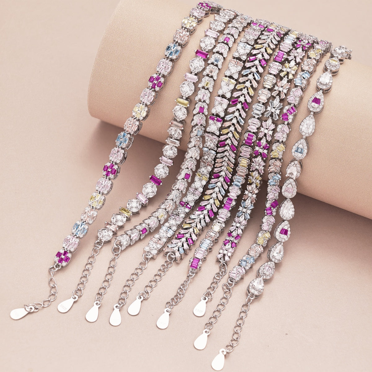 Angela Jewelry]Einzigartiges buntes Armband in Blumenform für den Alltag