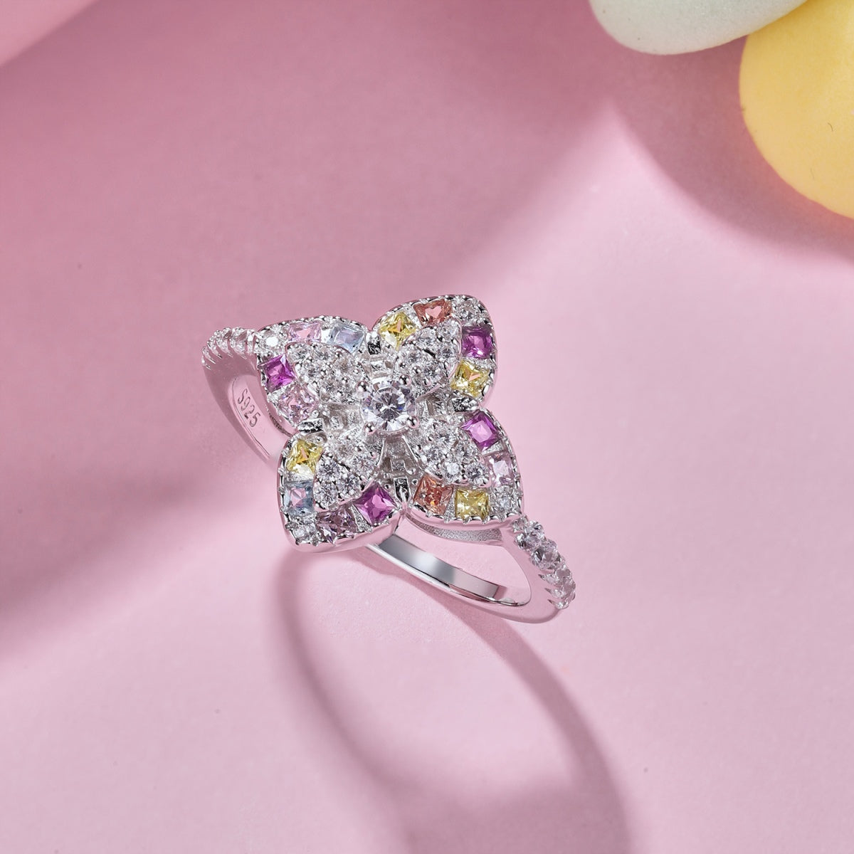Angela Jewelry]Luxuriöser Bankettring in bunter Blumenform