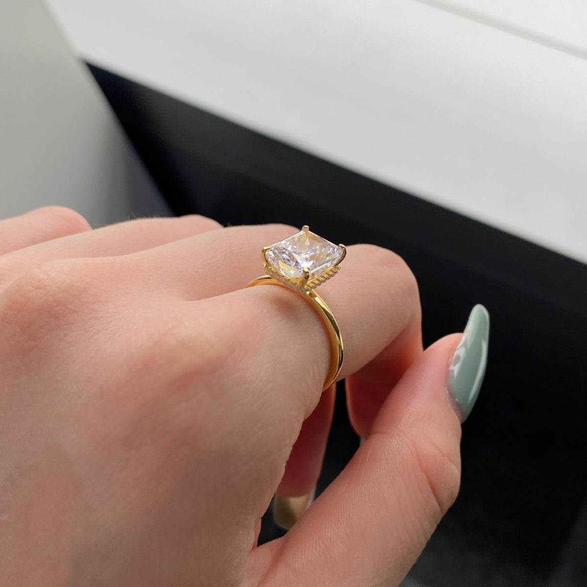 Angela Jewelry]4,0 Karat verzierter, bezaubernder Bankettring im Radiandschliff