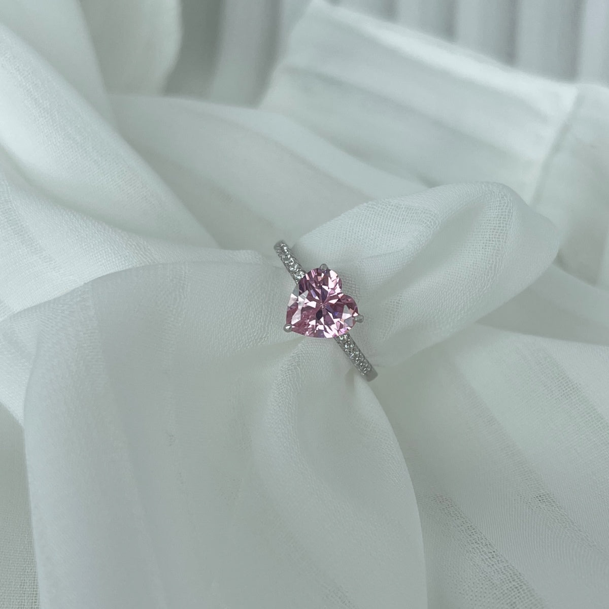 Angela Jewelry]2,0 Karat schillernder, glänzender Herzschliff-Liebhaberring