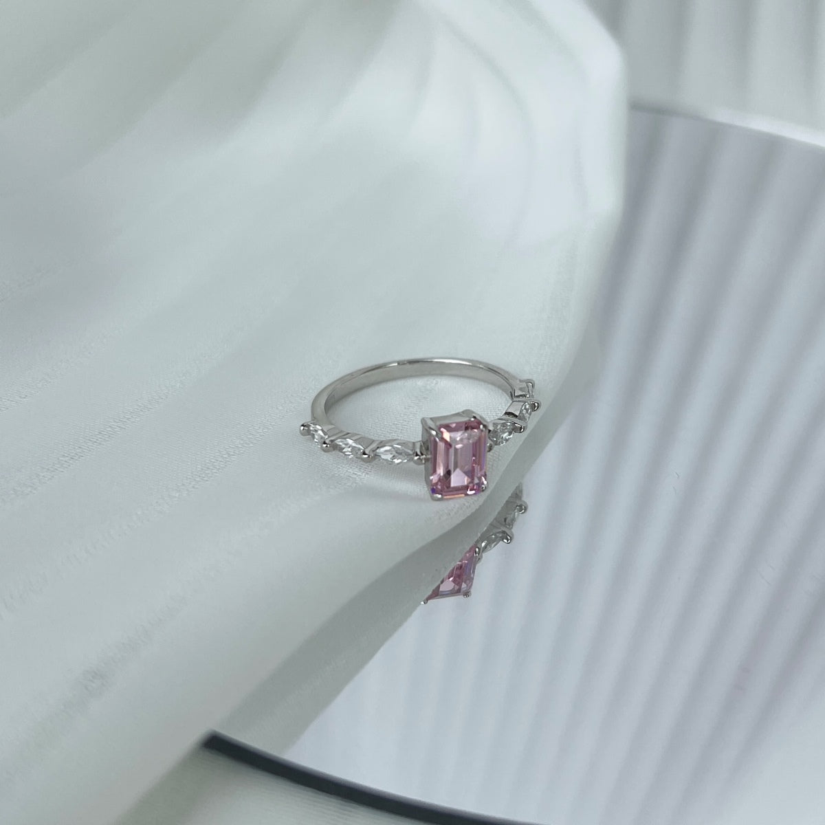 Angela Jewelry]1,0 Karat zierlicher strahlender Radiant Cut Alltagsring