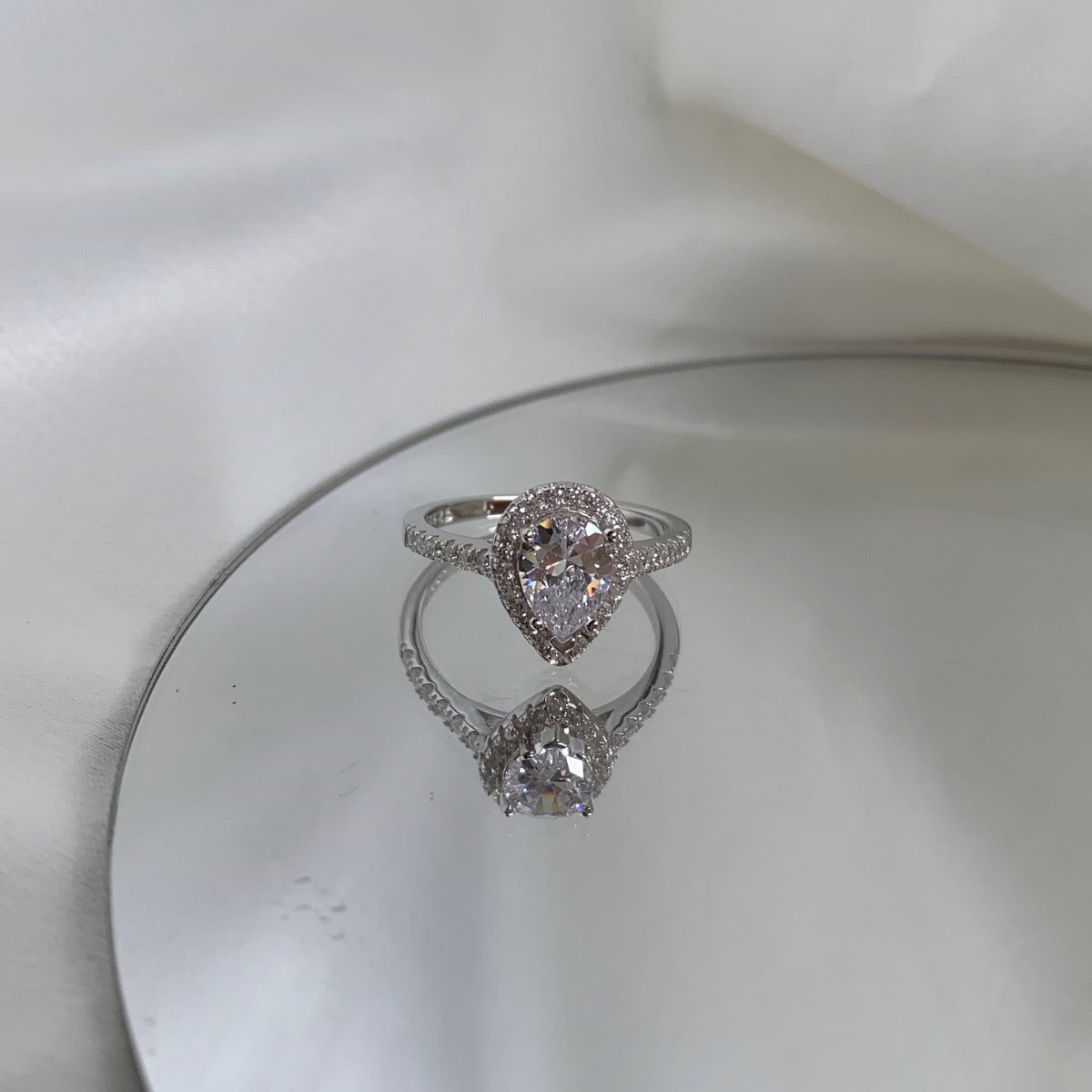 Angela Jewelry]1,0 Karat luxuriöser, strahlender Ehering in Wassertropfenform