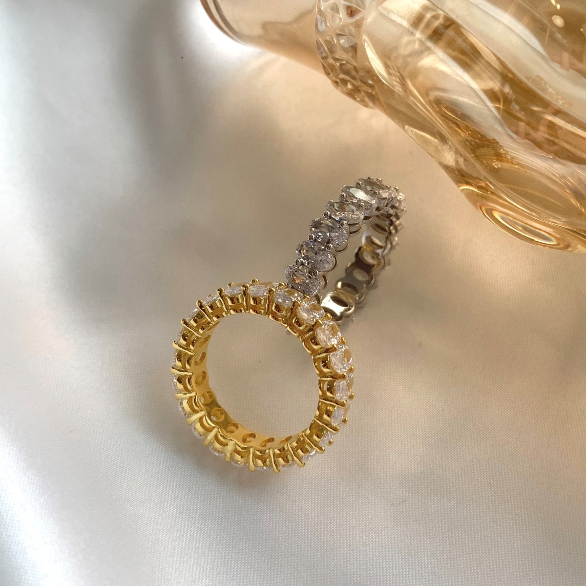 Angela Jewelry]Verzierter Tennisring im Ovalschliff