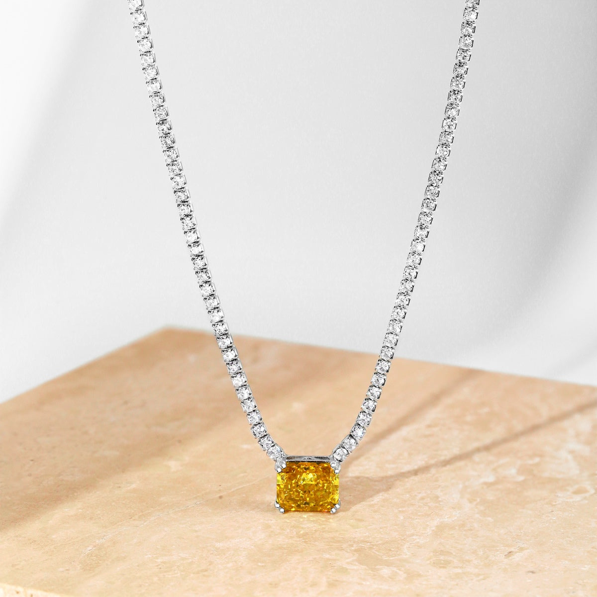 Angela Jewelry]4,0 Karat Elegante Halskette im Radiantschliff
