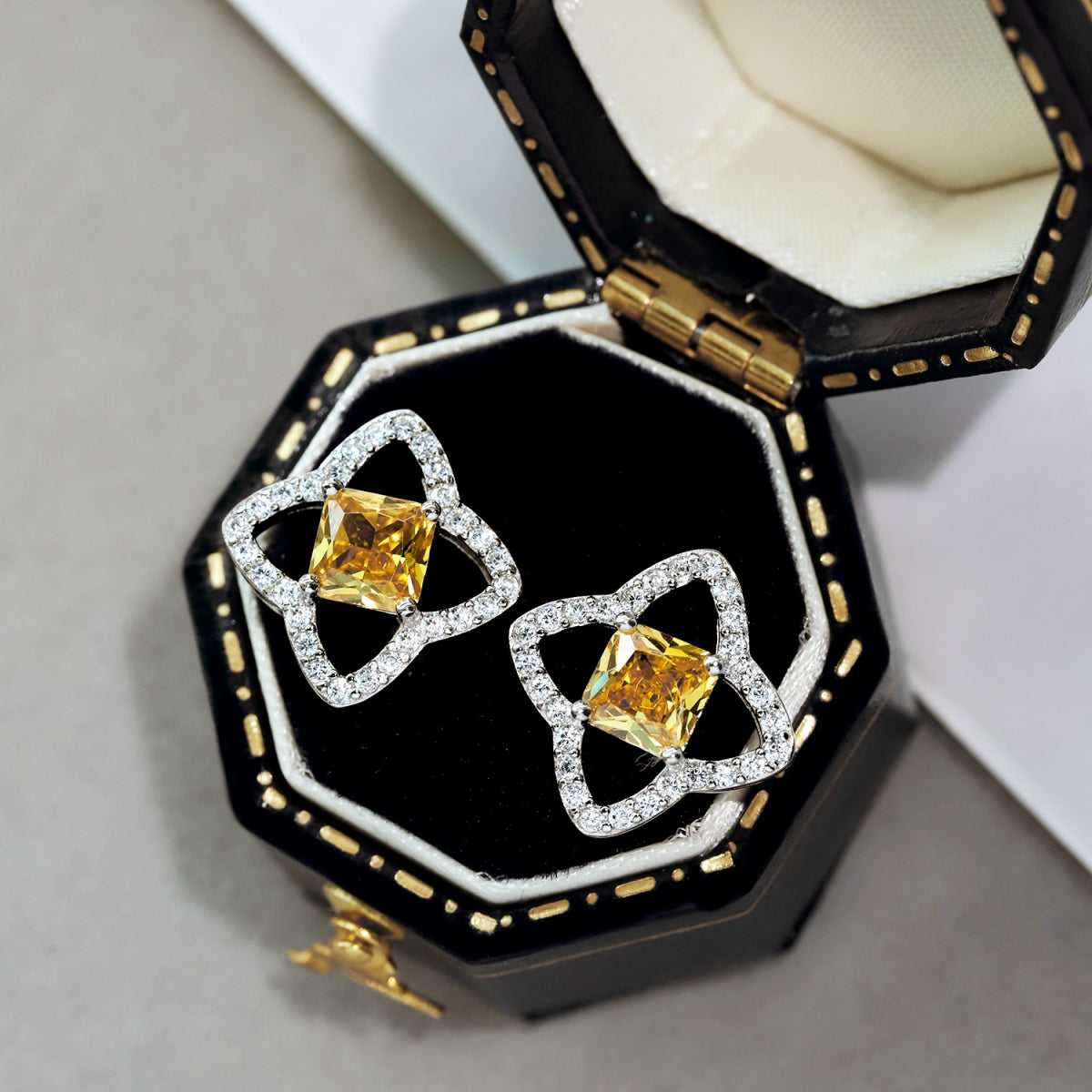 Angela Jewelry]Elegante Sternform Princess Cut Tägliche Ohrringe