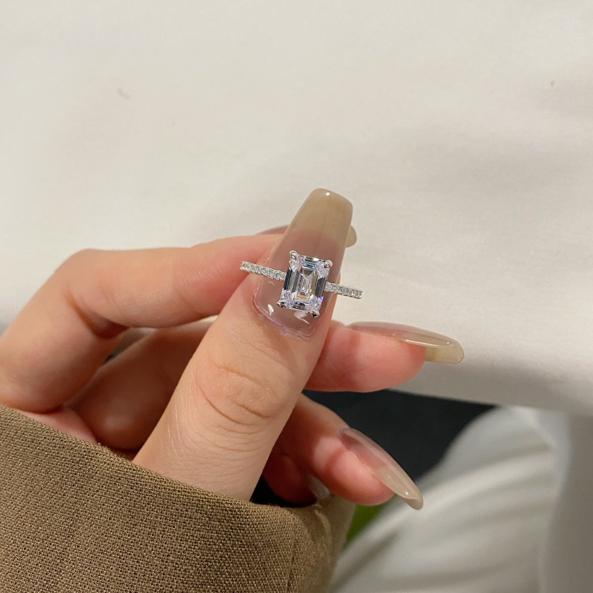 Angela Jewelry]2,0 Karat funkelnder Partyring im verzierten Radiantschliff