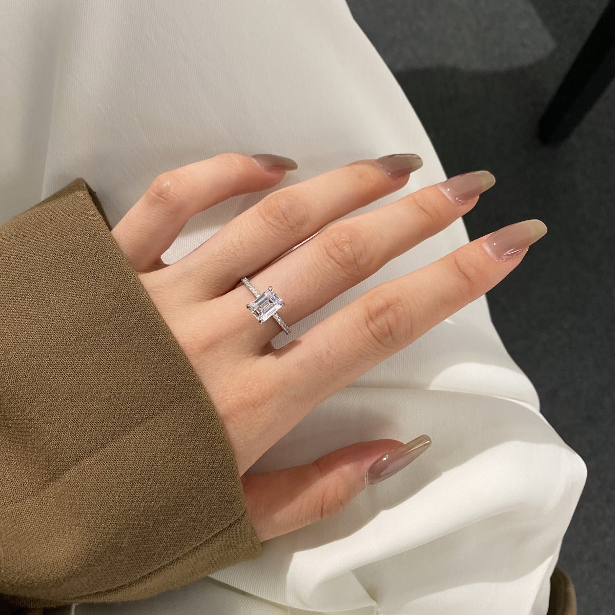 Angela Jewelry]2,0 Karat funkelnder Partyring im verzierten Radiantschliff