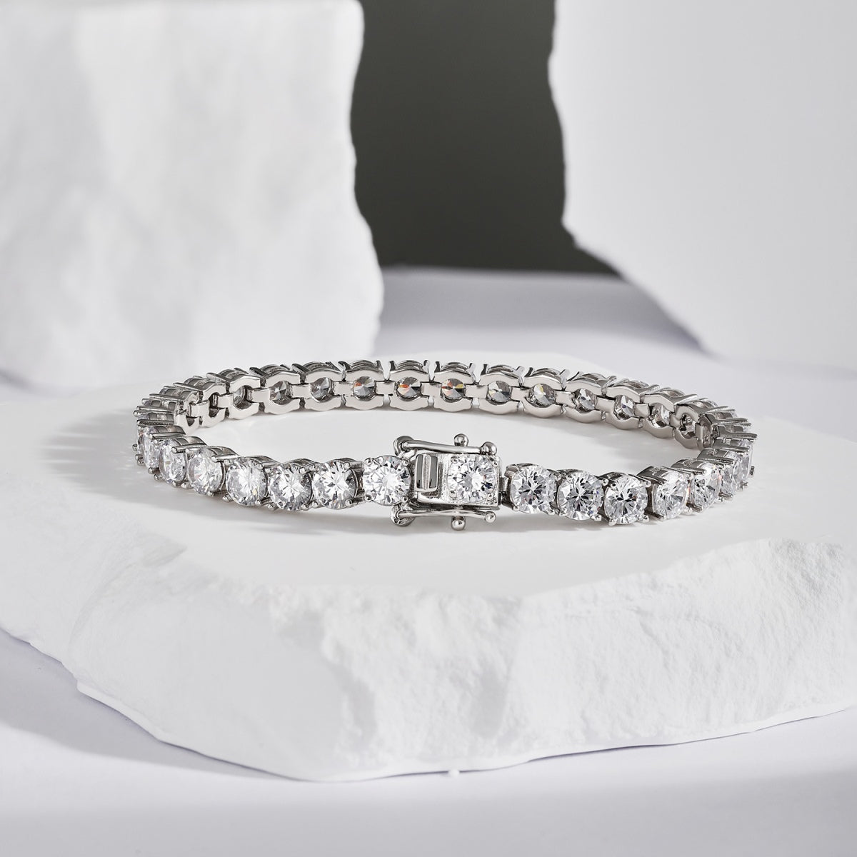 Angela Jewelry]Verziertes funkelndes Hochzeitsarmband im Rundschliff