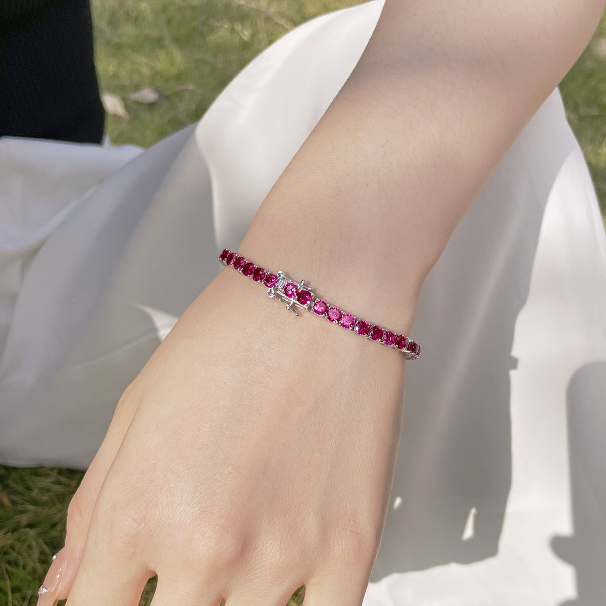 アンジェラジュエリー]輝くカラフルなラウンドカットのパーティーブレスレット