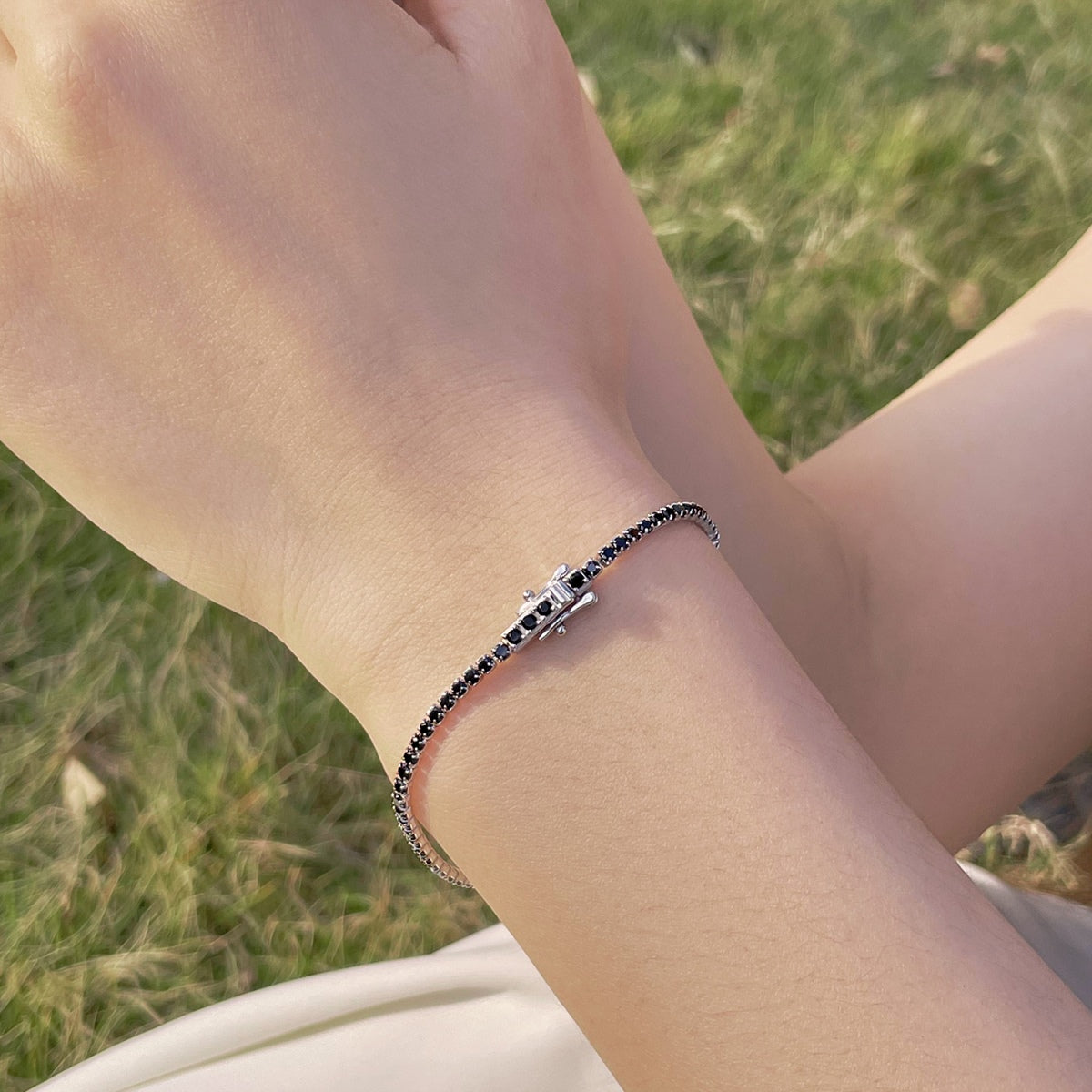 Angela Jewelry] Strahlend buntes Party-Armband im Rundschliff