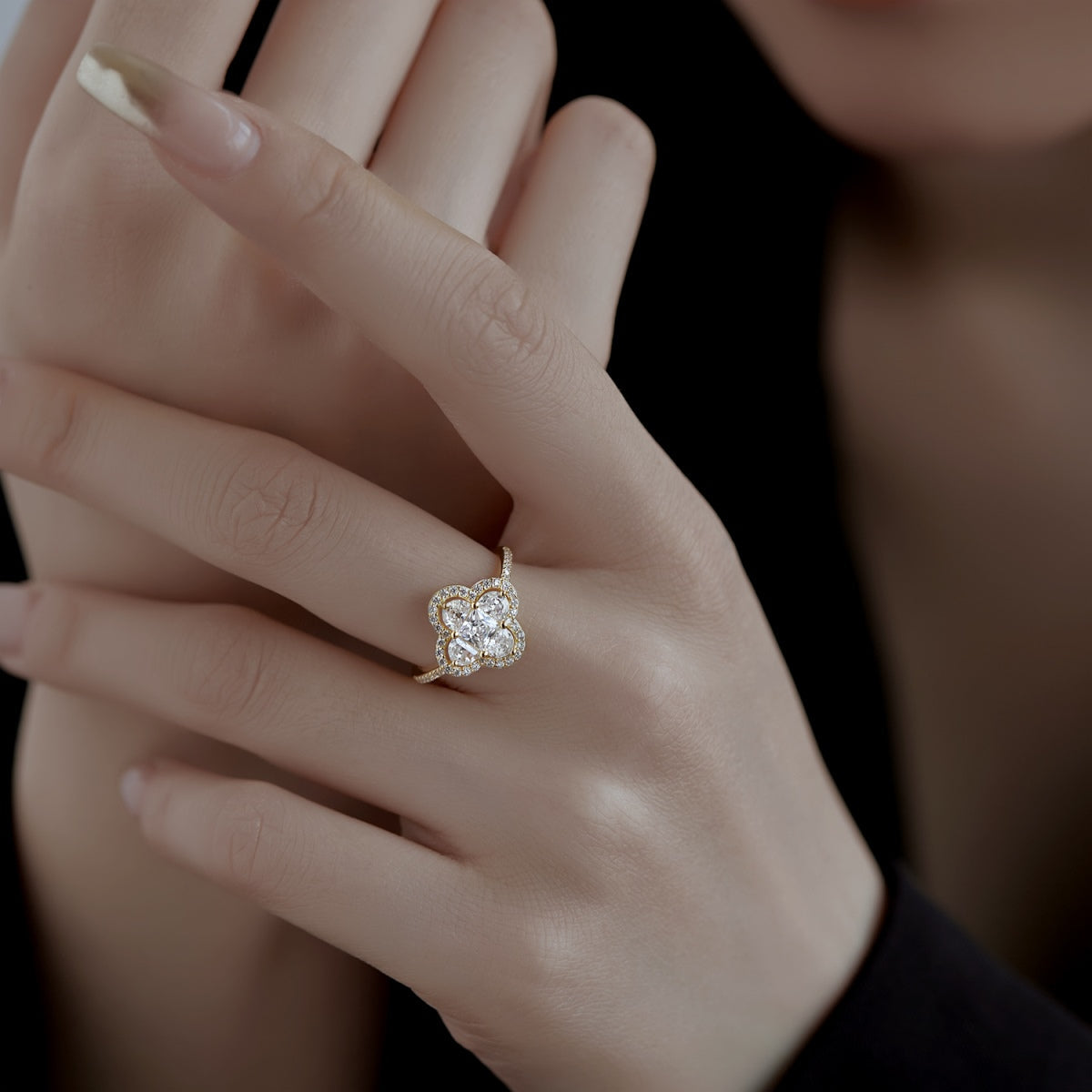 Angela Jewelry]Luxuriöser Bankettring in Blumenform