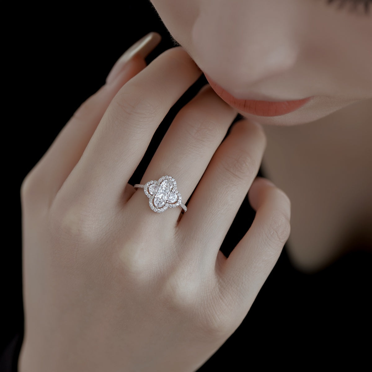 Angela Jewelry]Luxuriöser Bankettring in Blumenform