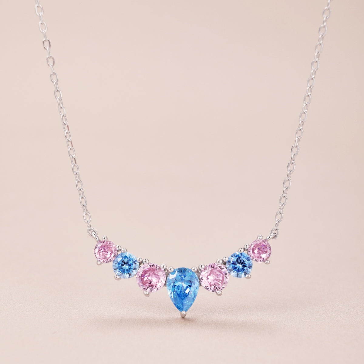 Angela Jewelry]Zierliche bunte Herzkette