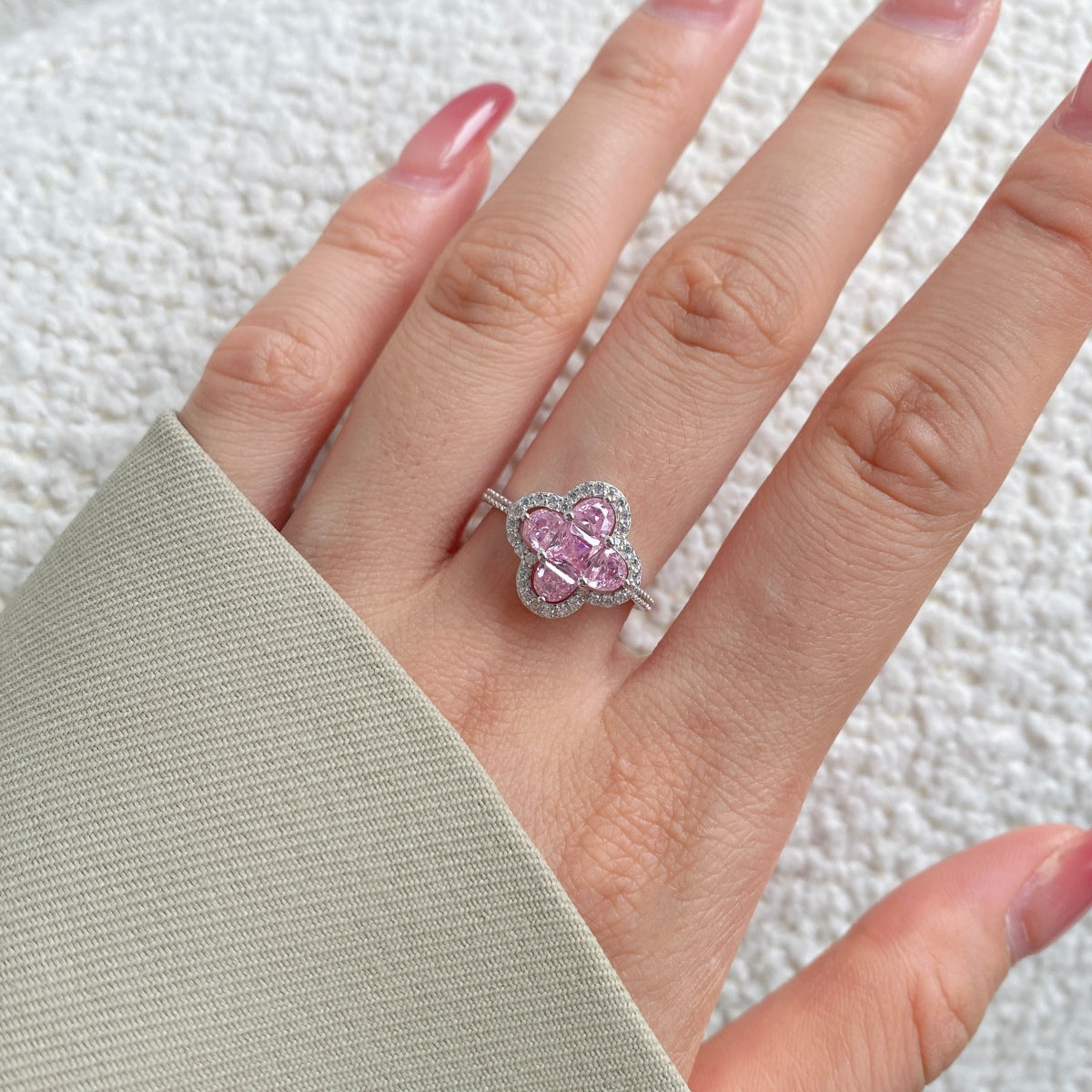 Angela Jewelry]Luxuriöser Bankettring in Blumenform