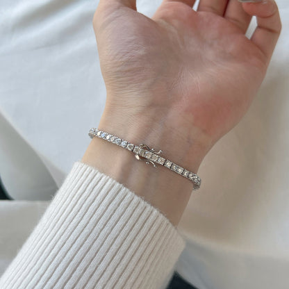 アンジェラジュエリー]上品でチャーミングなラウンドカットのテニスブレスレット