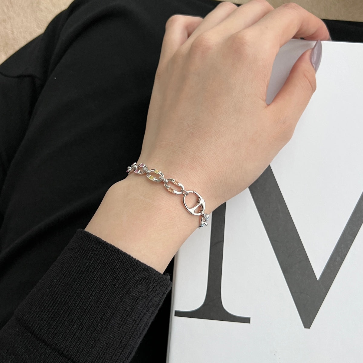 アンジェラジュエリー]まばゆいばかりのカラフルなデイリーブレスレット