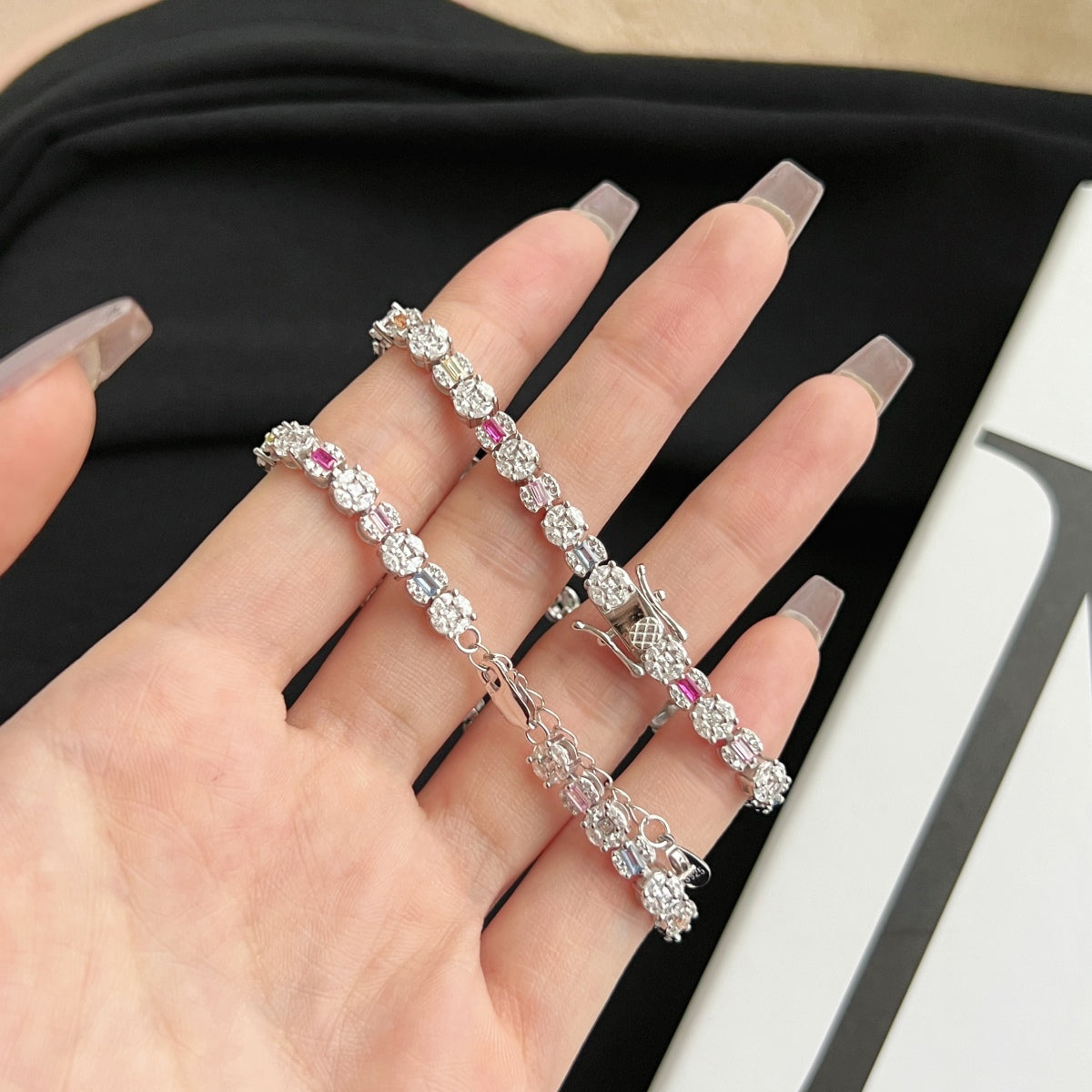 アンジェラジュエリー]まばゆい輝きのマルチカットデイリーブレスレット
