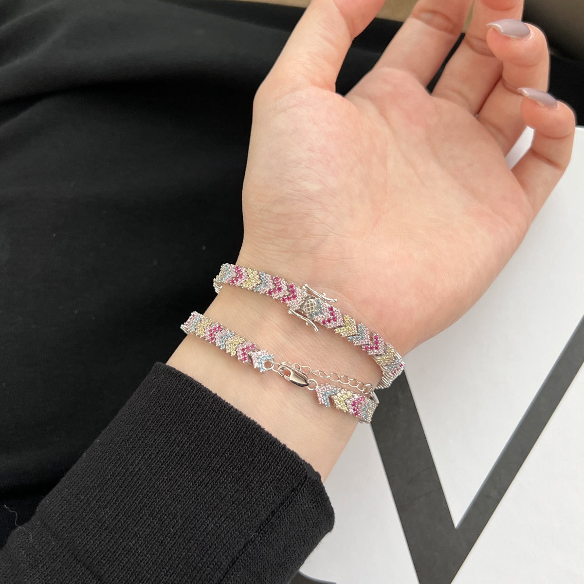 アンジェラジュエリー]華やかな輝きのラウンドカットパーティーブレスレット