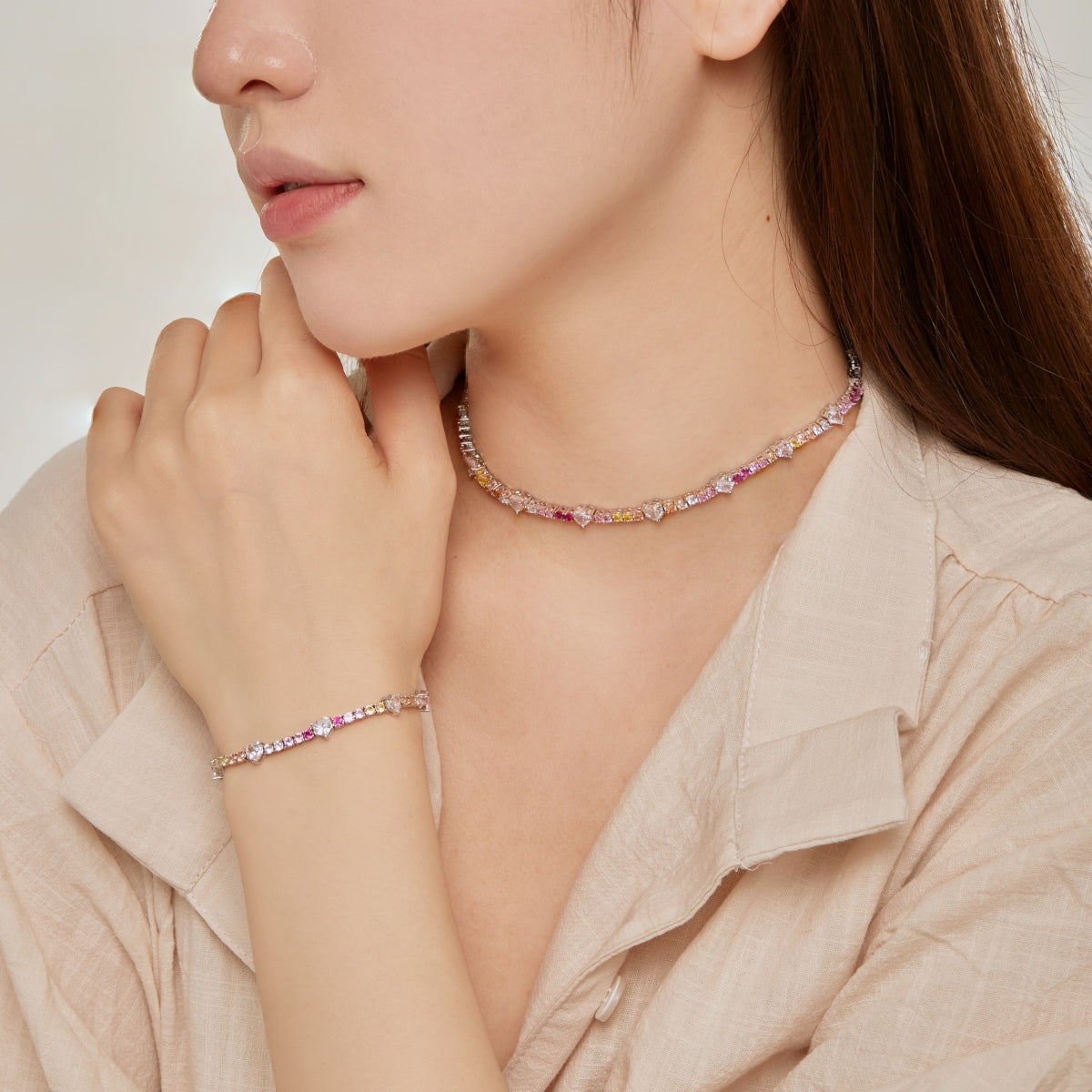 Angela Jewelry] Romantisches Armband in Herzform mit rundem Schliff