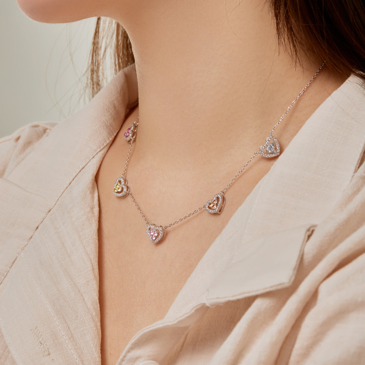 Angela Jewelry]Funkelnde Halskette mit fünf Herzen