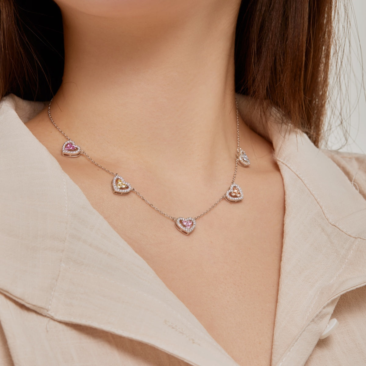 Angela Jewelry]Funkelnde Halskette mit fünf Herzen