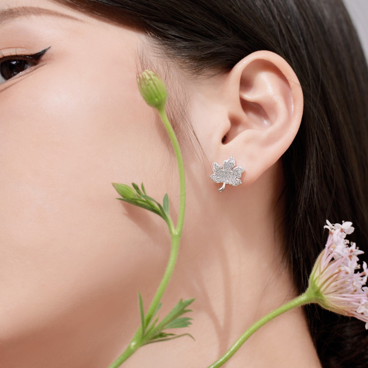Angela Jewelry]Exquisite Maple Leaf Design Earrings
