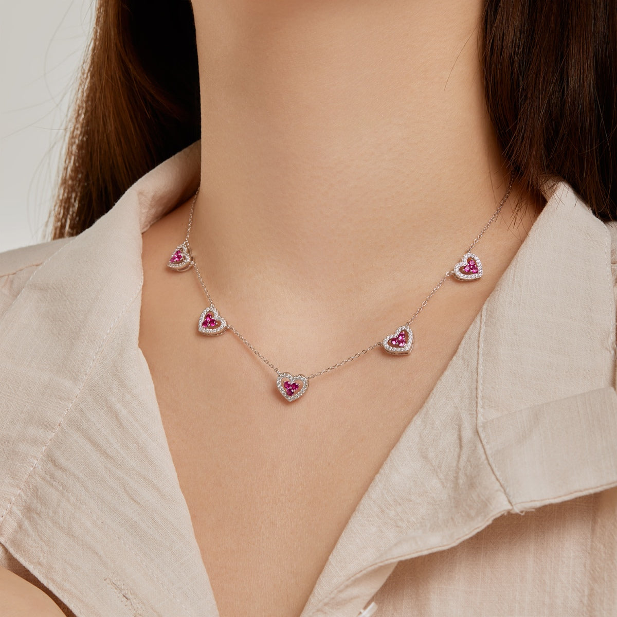 Angela Jewelry]Funkelnde Halskette mit fünf Herzen
