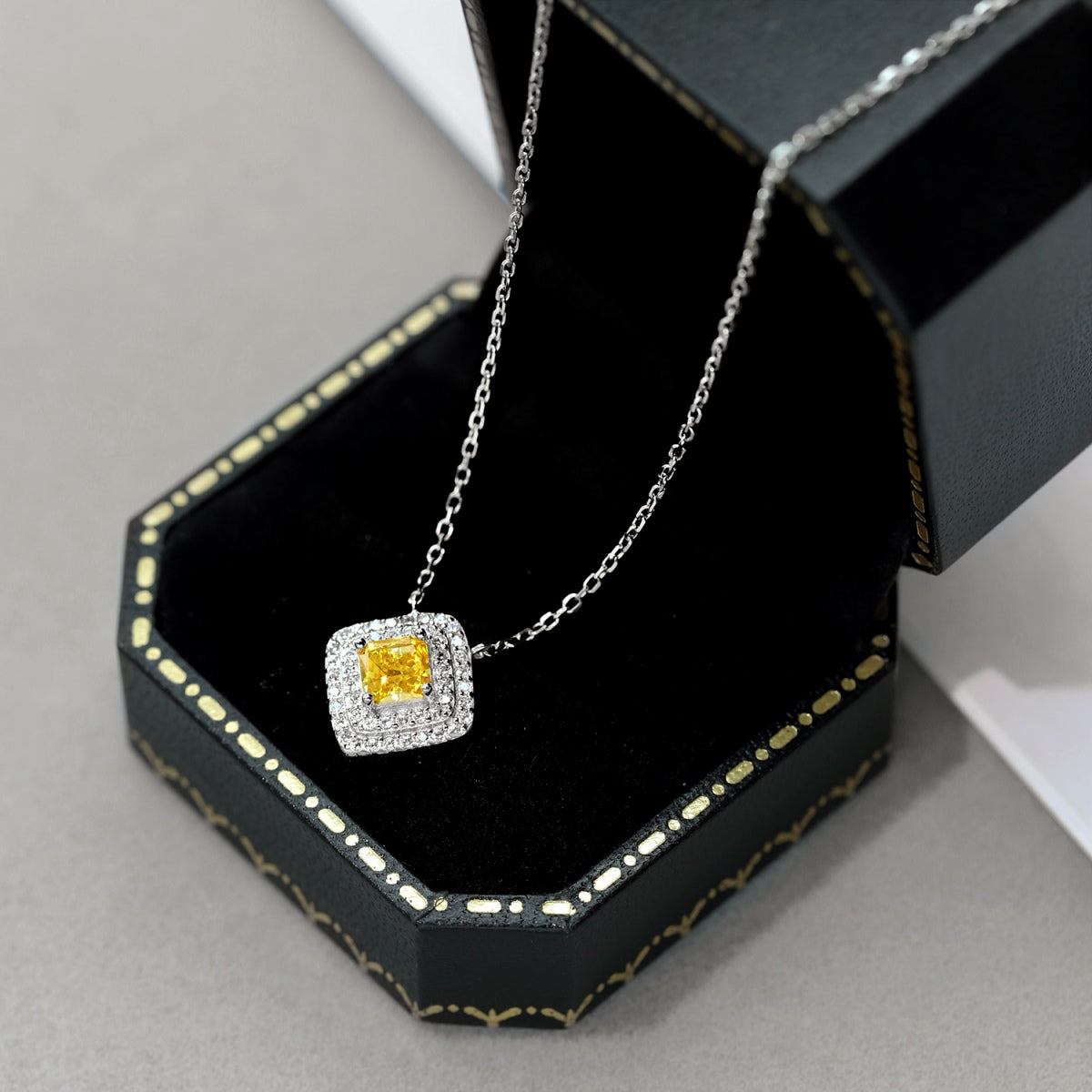 Angela Jewelry]Funkelnde Halskette im Asscher-Schliff