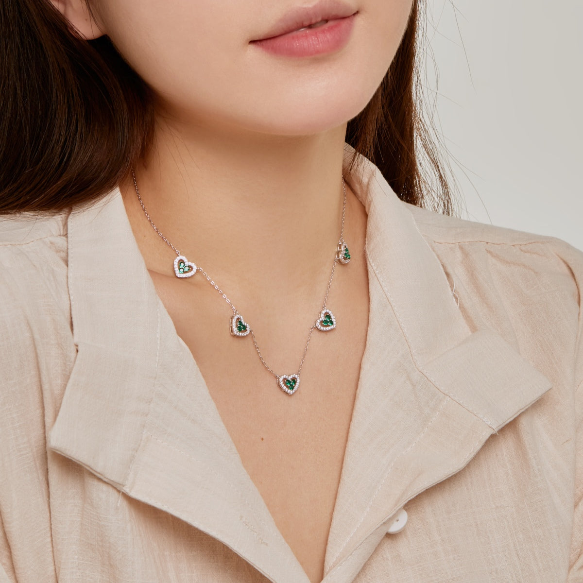 Angela Jewelry]Funkelnde Halskette mit fünf Herzen