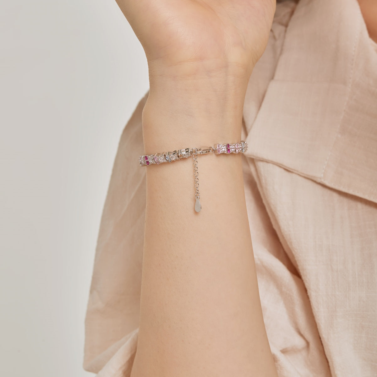 Angela Jewelry]Einzigartiges buntes Armband in Blumenform für den Alltag