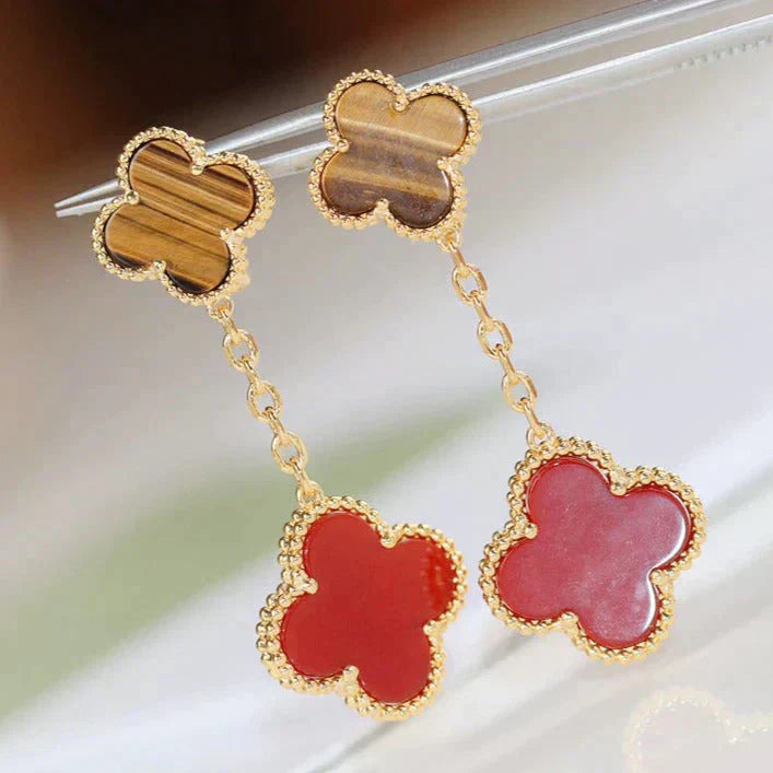 [Angela Schmuck]Ohrringe mit Kleeblatt-Motiv und Tigerauge und Karneol