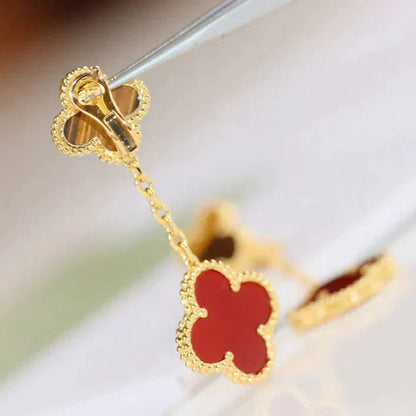 [Angela Schmuck]Ohrringe mit Kleeblatt-Motiv und Tigerauge und Karneol