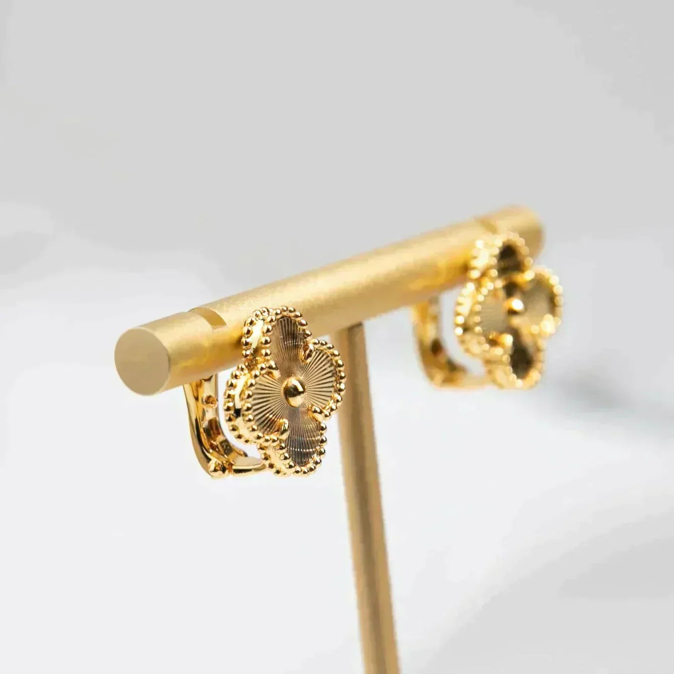 [Angela Jewellery]CLOVER MEDIUM 1 MOTIFS LASER OHRRINGE