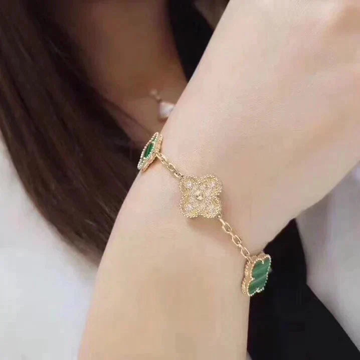 [Angela Schmuck] Armband mit Kleeblatt-Motiv und Malachit-Diamanten