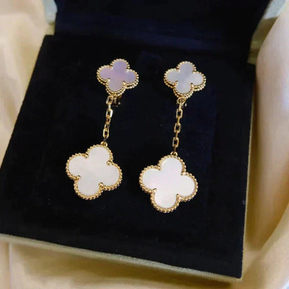 [Angela Schmuck]Ohrringe mit Kleeblatt-Motiv, 2 Stück, Weiß