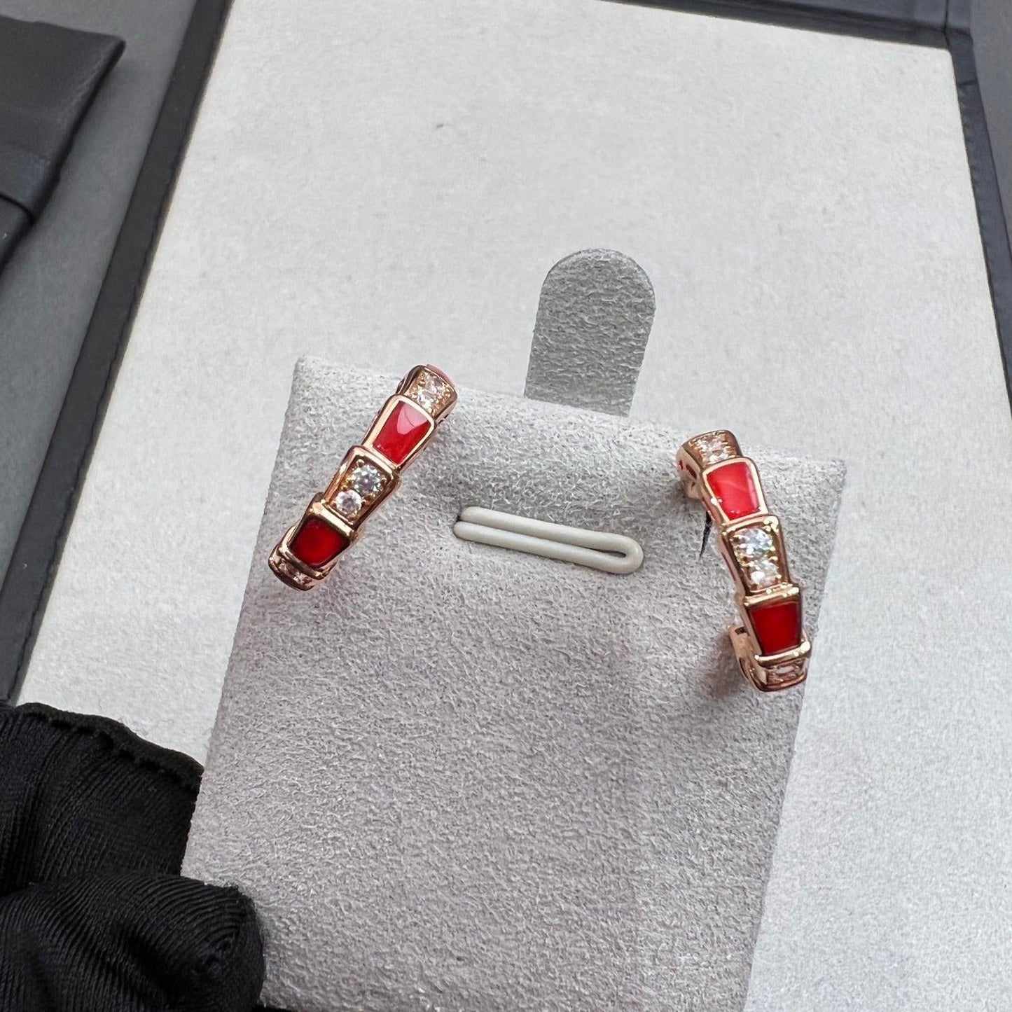 [アンジェラジュエリー]セルペンティ カーネリアン ピンクゴールド イヤリング