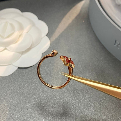 [Angela Jewellery] Offener Ring mit 1 Diamant im Sterndesign