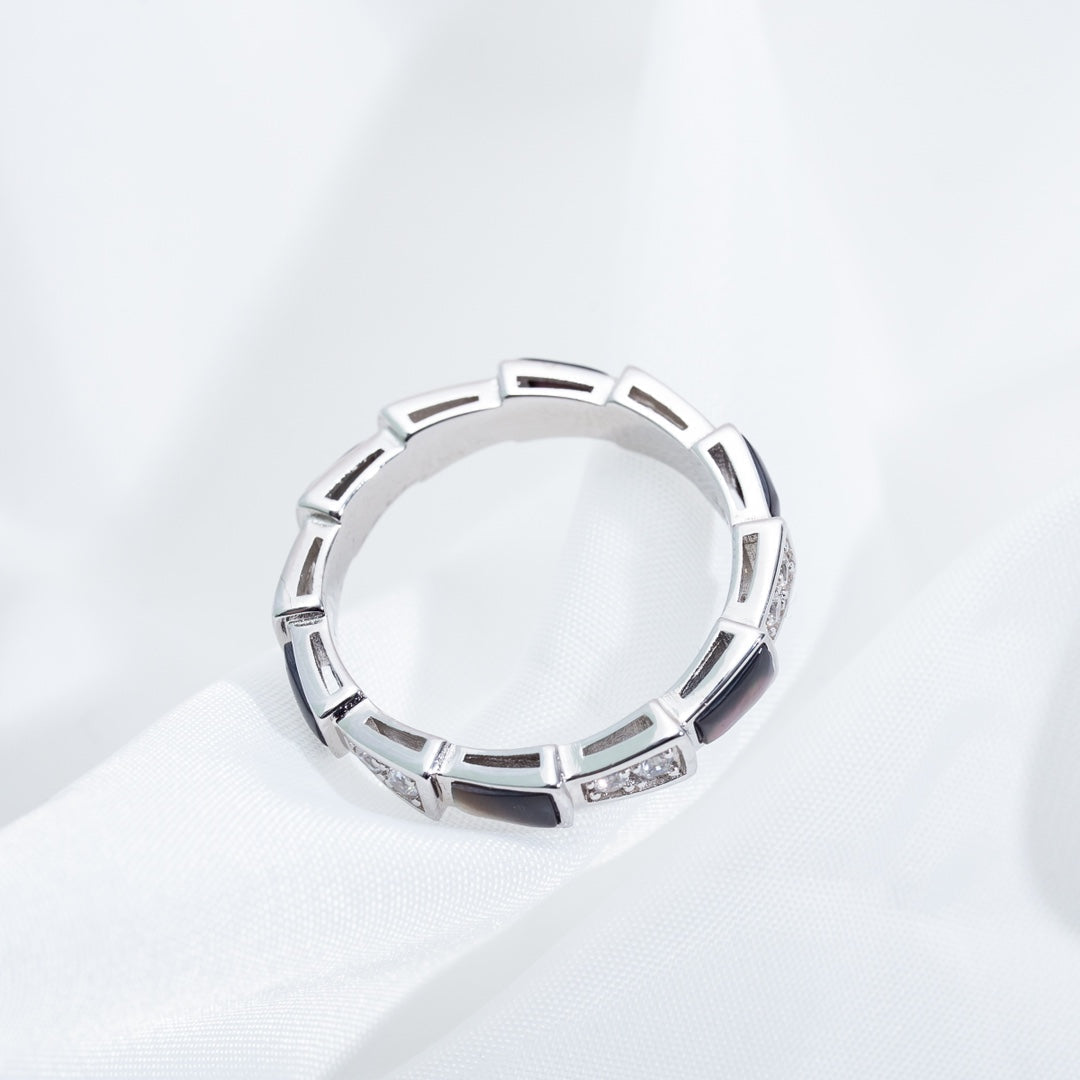 [Angela Schmuck]SERPENTI RING SILBER DIAMANT SCHWARZER MOP 3MM