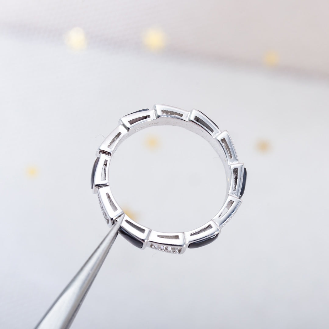 [Angela Schmuck]SERPENTI RING SILBER DIAMANT SCHWARZER MOP 3MM