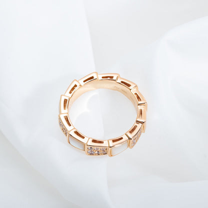 [Angela Jewellery] Serpenti Ring Roségold mit Perlmutt-Diamanten, 4 mm