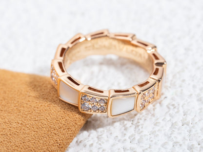 [Angela Jewellery] Serpenti Ring Roségold mit Perlmutt-Diamanten, 4 mm