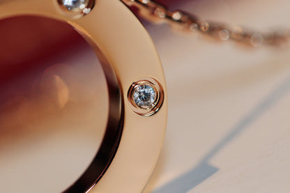 [Angela Schmuck] LIEBESHALSKETTE 16MM 6 DIAMANTEN ROTGOLD